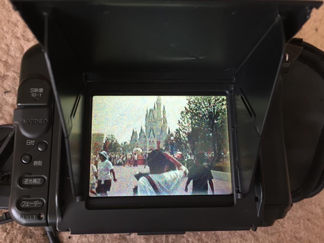 撮影再生ダビングOK　SONY　CCD-SC65　バッテリー付き　Hi8