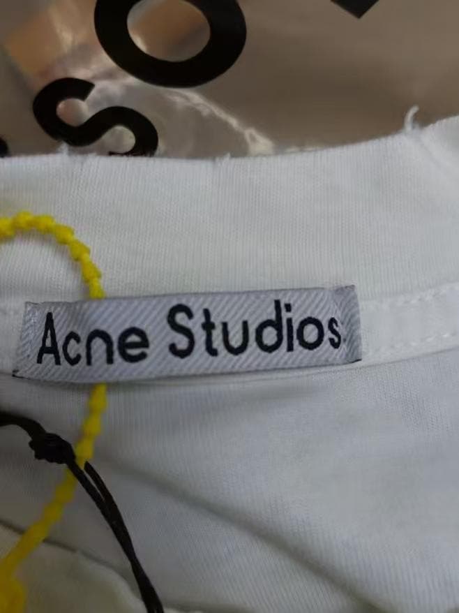 Acne Studios長袖Ｔシャツｓ