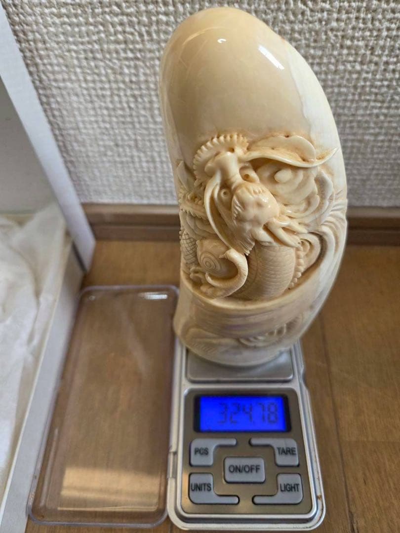 玉峰　クジラの歯工芸品