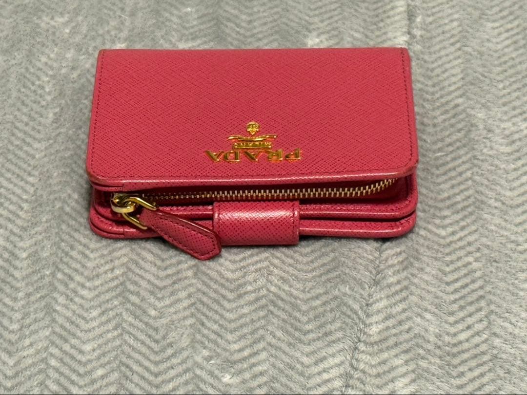愛*子様 PRADA MILANO 二つ折り財布 ピンク