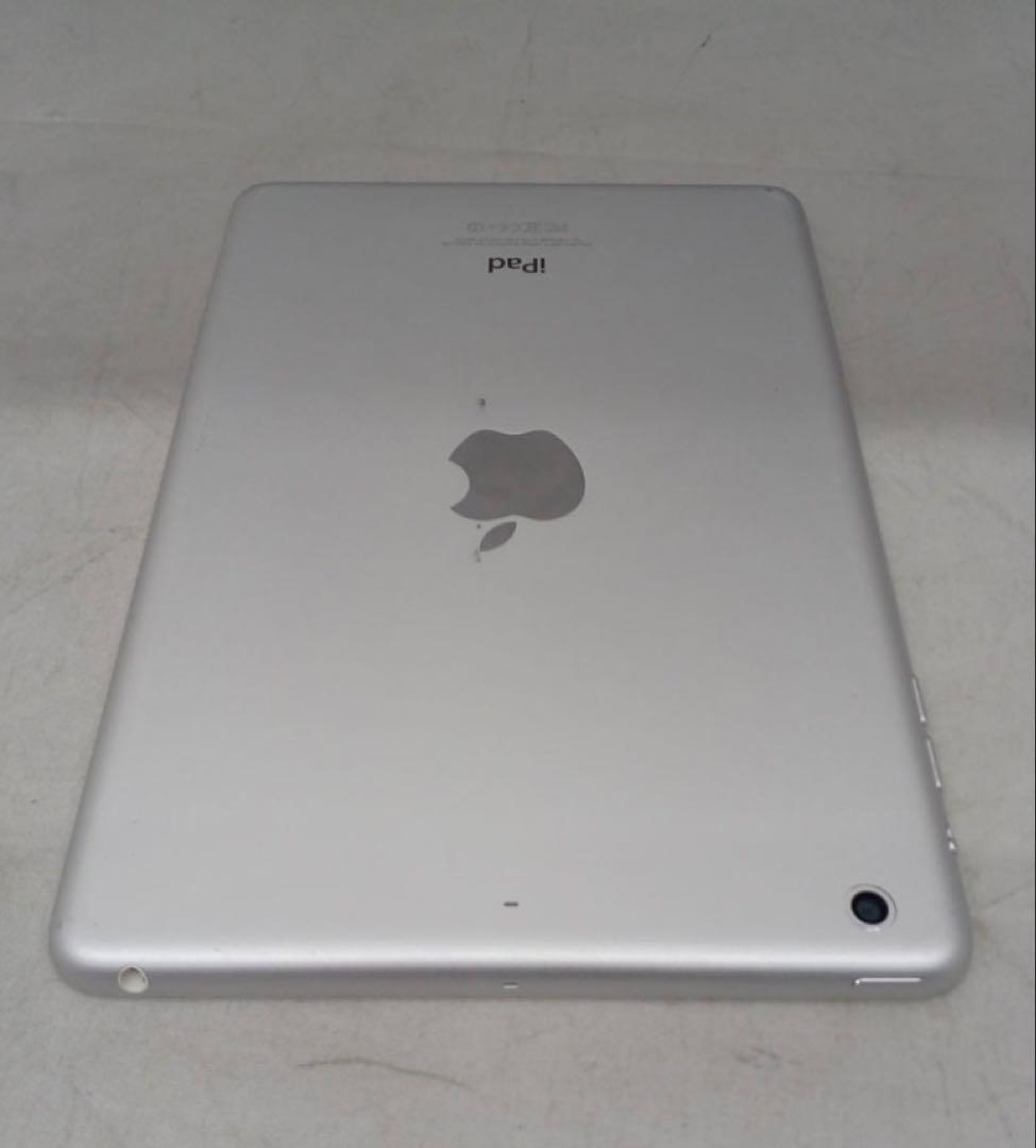シルバー iPad 本体