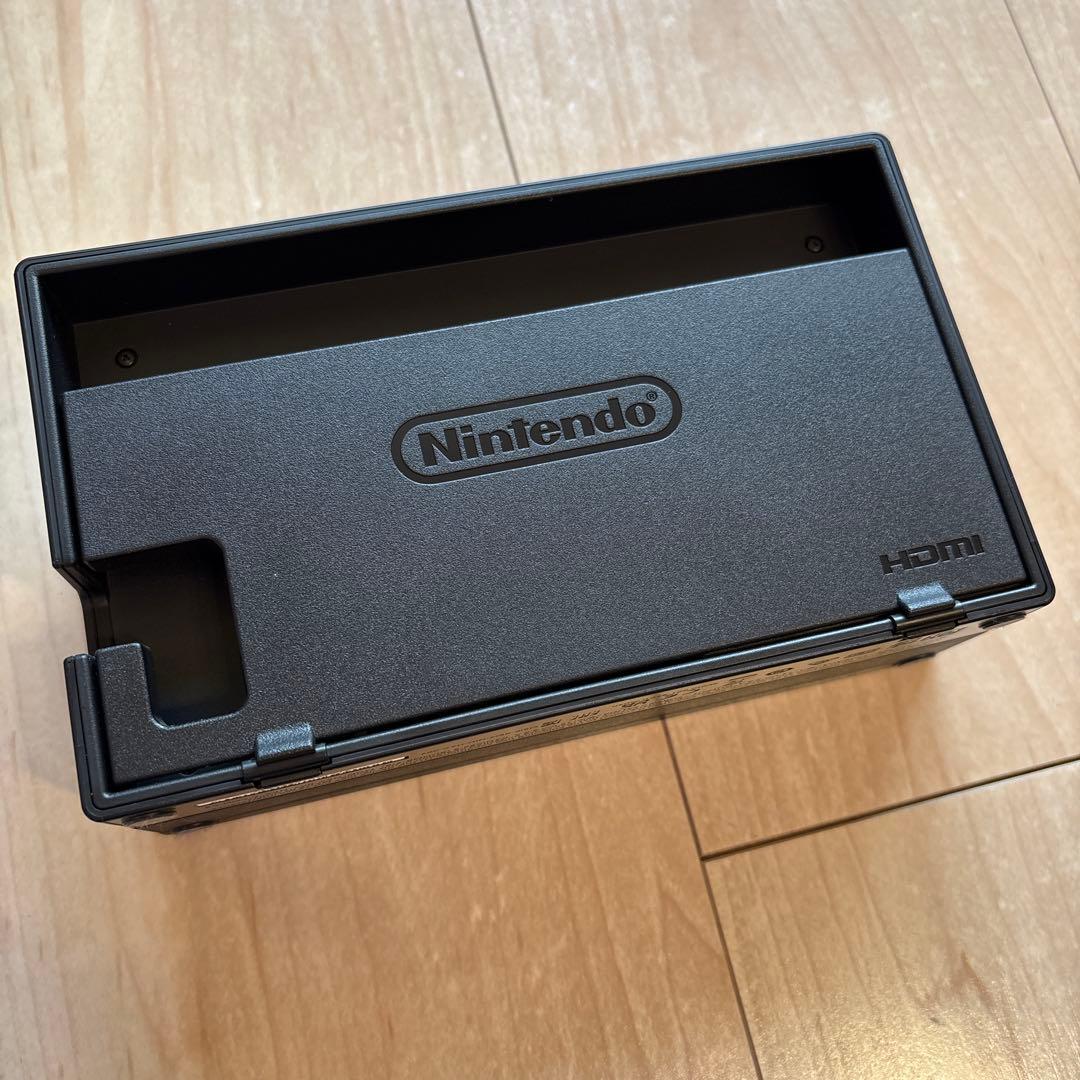 【美品】Nintendo Switch 本体 ブラック ジョイコン付き