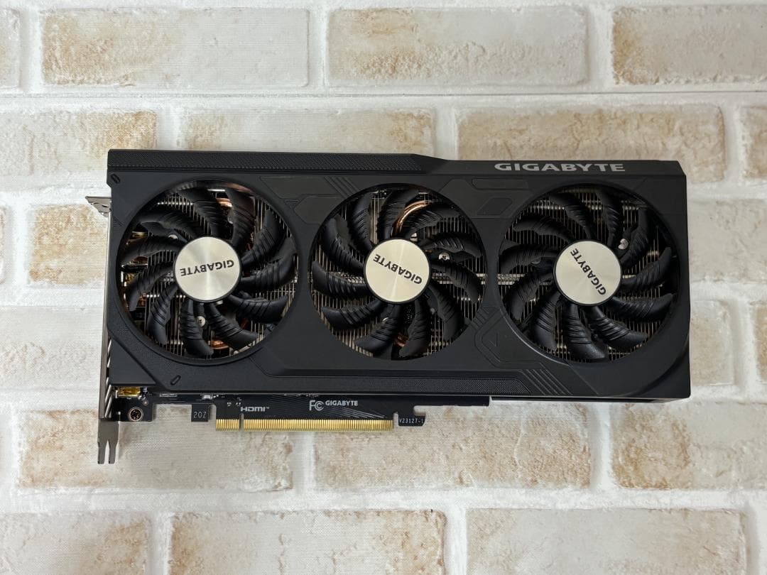 グラフィックボード・グラボ・ビデオカード DucLe  GeForce RTX 4070 SUPER