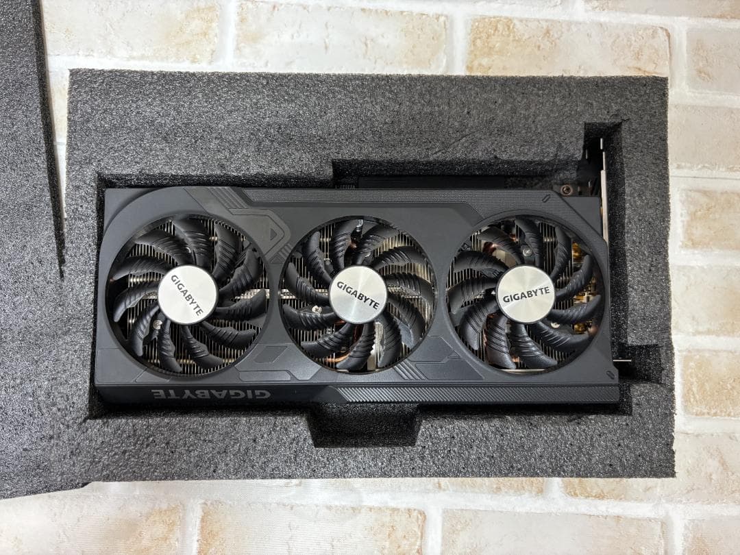 グラフィックボード・グラボ・ビデオカード DucLe  GeForce RTX 4070 SUPER