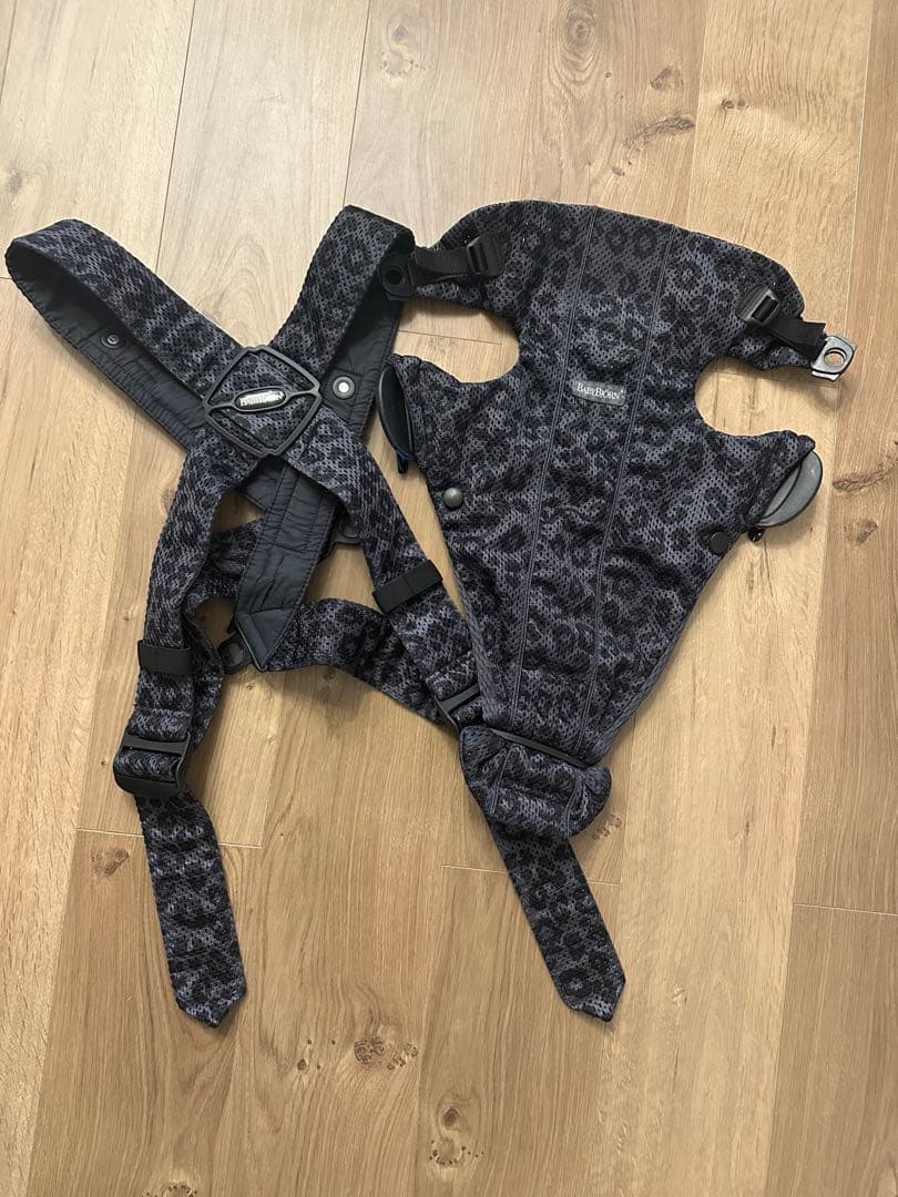 【超美品♡廃盤品】BABYBJÖRN ベビーキャリア　抱っこ紐 レオパード
