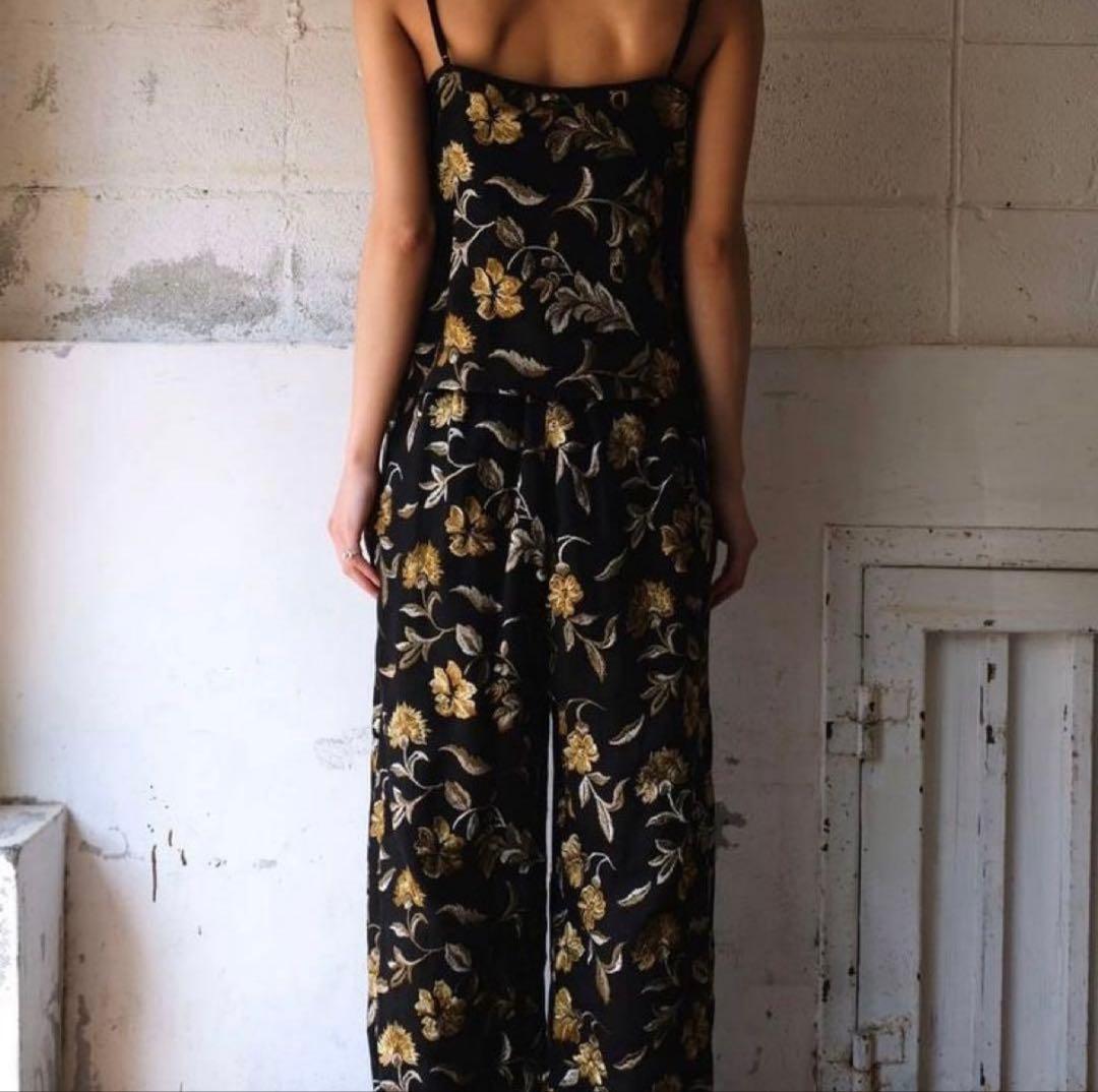 トップス ERIKO KATORI flower embroidery camisole