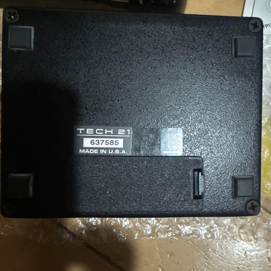 箱付きTech 21 NYC SansAmp Bass D DI