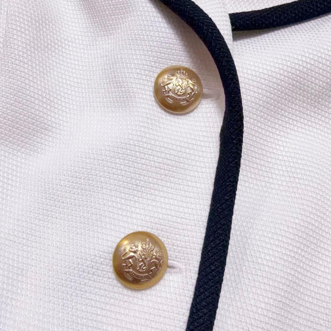 美品　M's GRACY 上品　パイピングホワイトジャケット　金ボタン　白