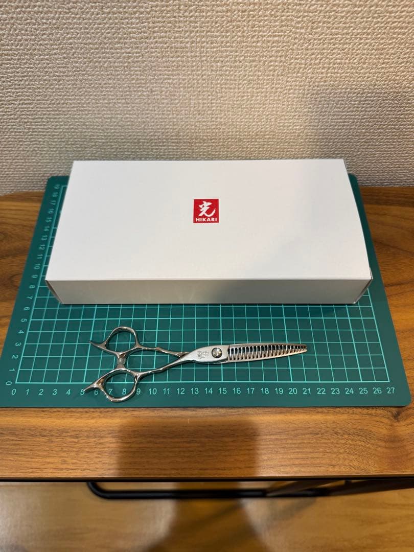 【早い者勝ち】光シザー　ヒカリシザー セニングシザー F735 フェーダー