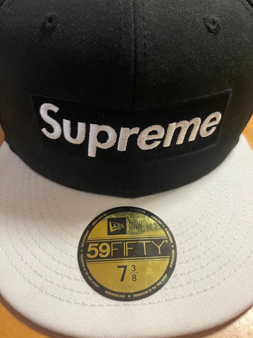 Supreme newera 7 3/8 黒/白　キャップ