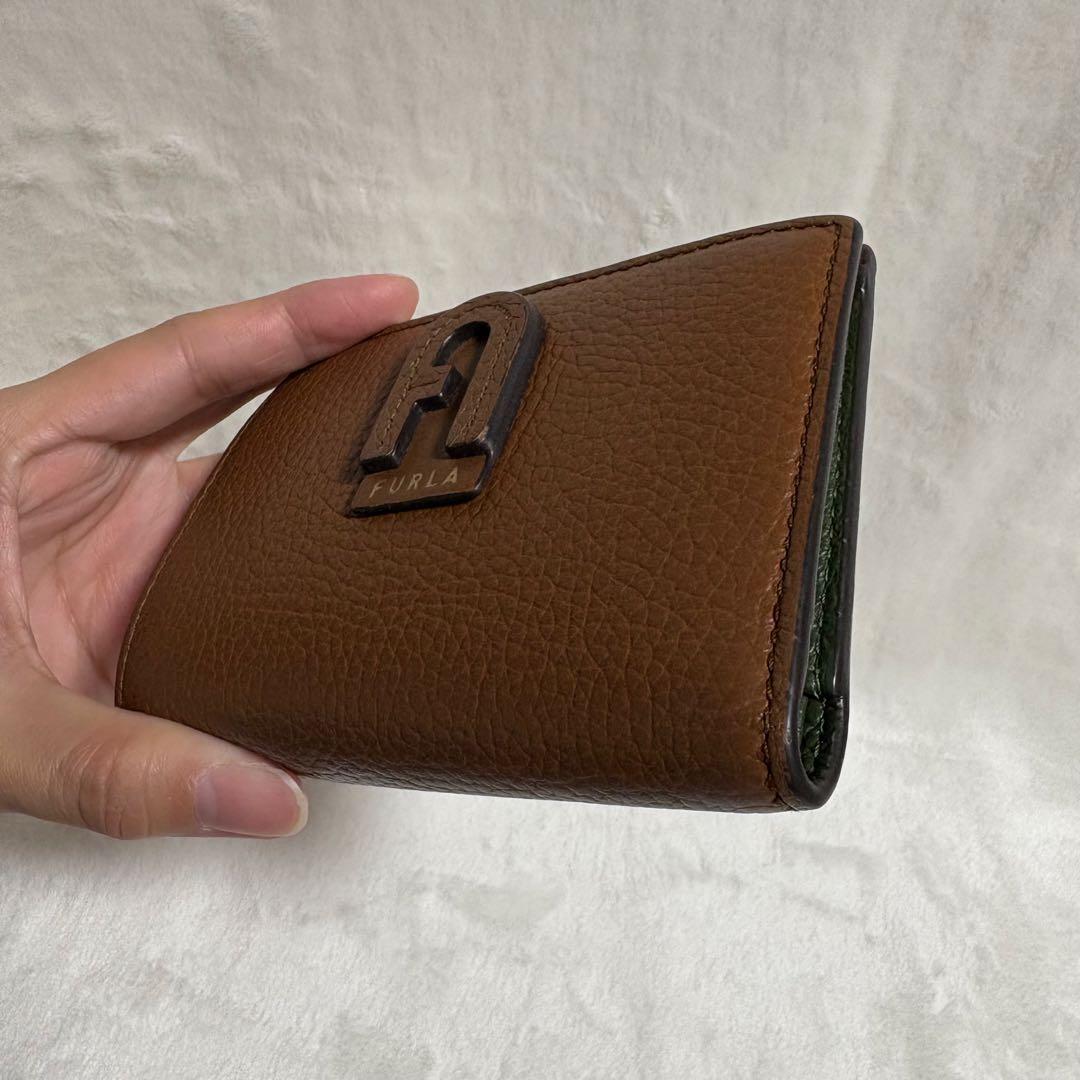 未使用級！　FURLA フルラ　ブラウン 二つ折り財布　レザー　箱付き