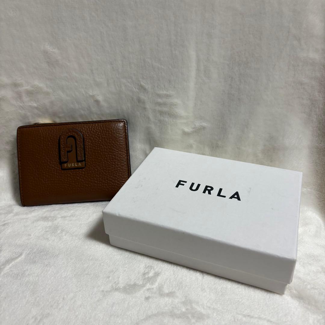 未使用級！　FURLA フルラ　ブラウン 二つ折り財布　レザー　箱付き