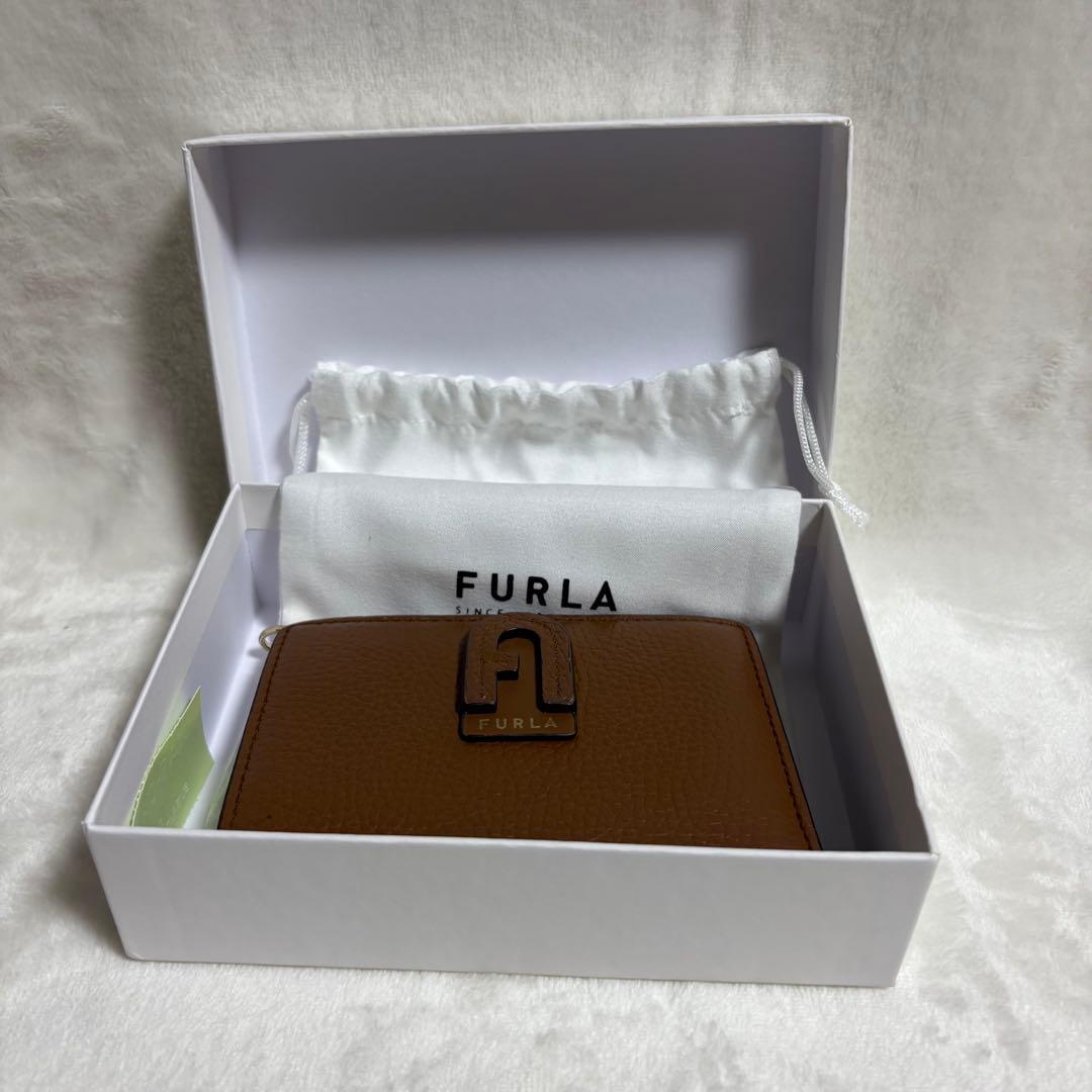 未使用級！　FURLA フルラ　ブラウン 二つ折り財布　レザー　箱付き