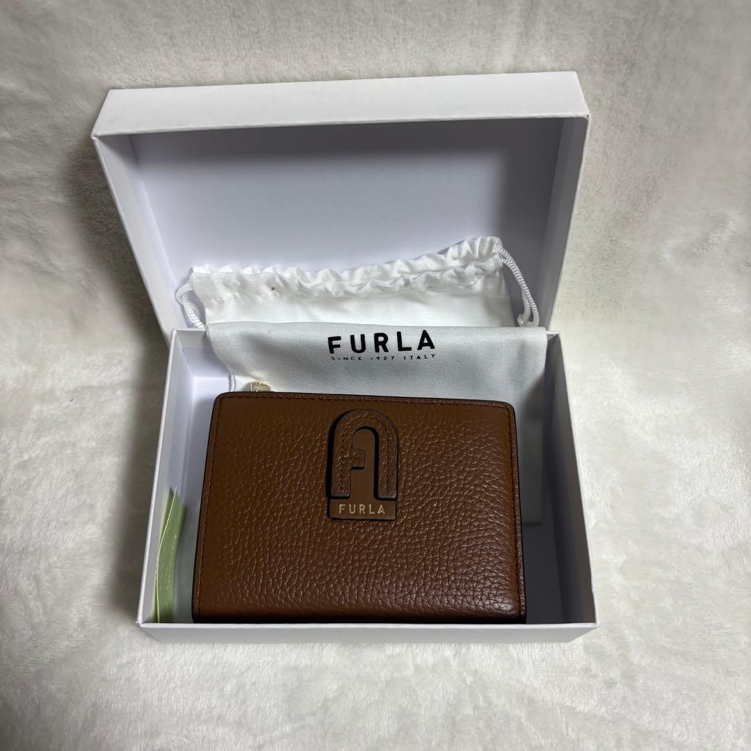 未使用級！　FURLA フルラ　ブラウン 二つ折り財布　レザー　箱付き