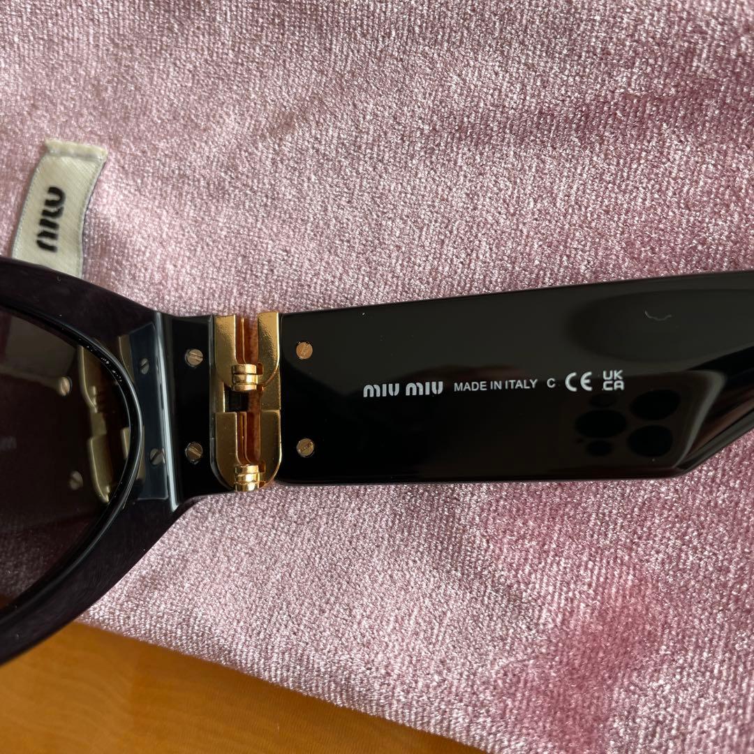 miu miu ブラック キャットアイサングラス