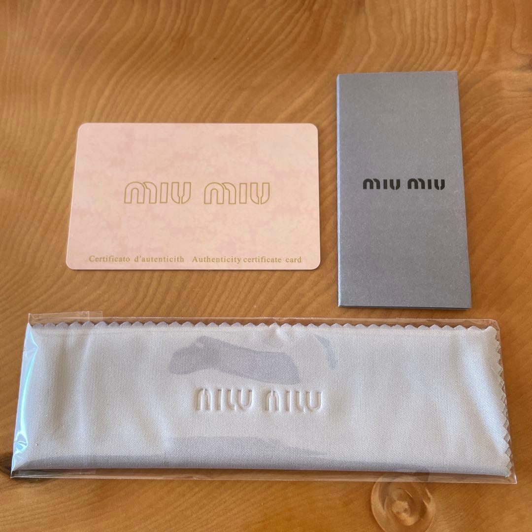 miu miu ブラック キャットアイサングラス