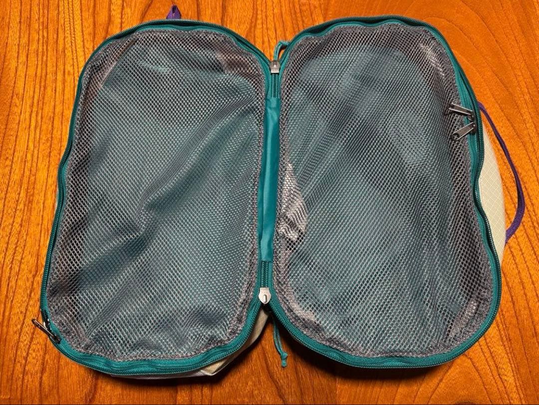 極美品 patagonia ブラックホール キューブ 10L ホワイト