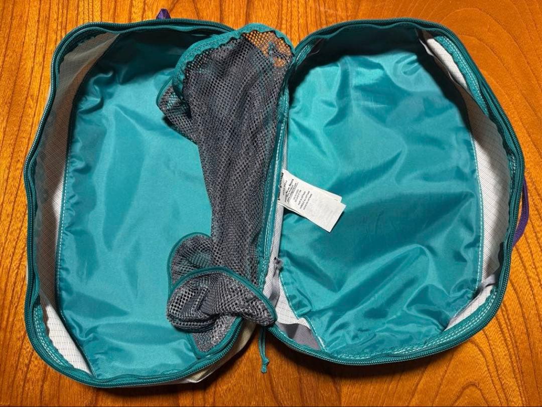 極美品 patagonia ブラックホール キューブ 10L ホワイト