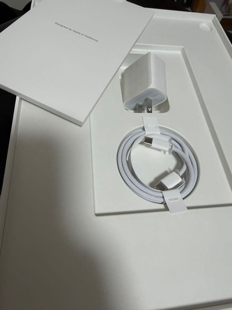 iPad Air (M2) 13インチ256GB スペースグレイ ケース付き