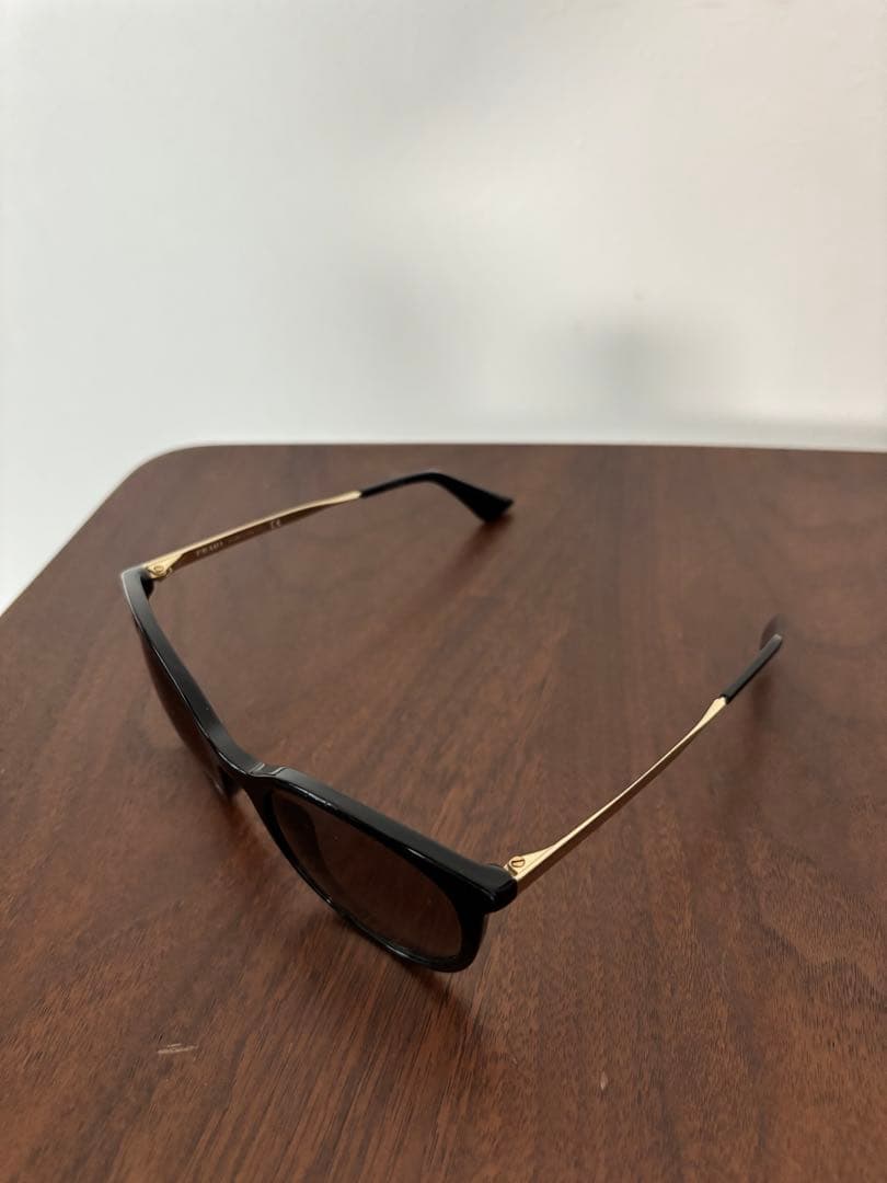 PRADA キャットアイ サングラス ブラック レディース