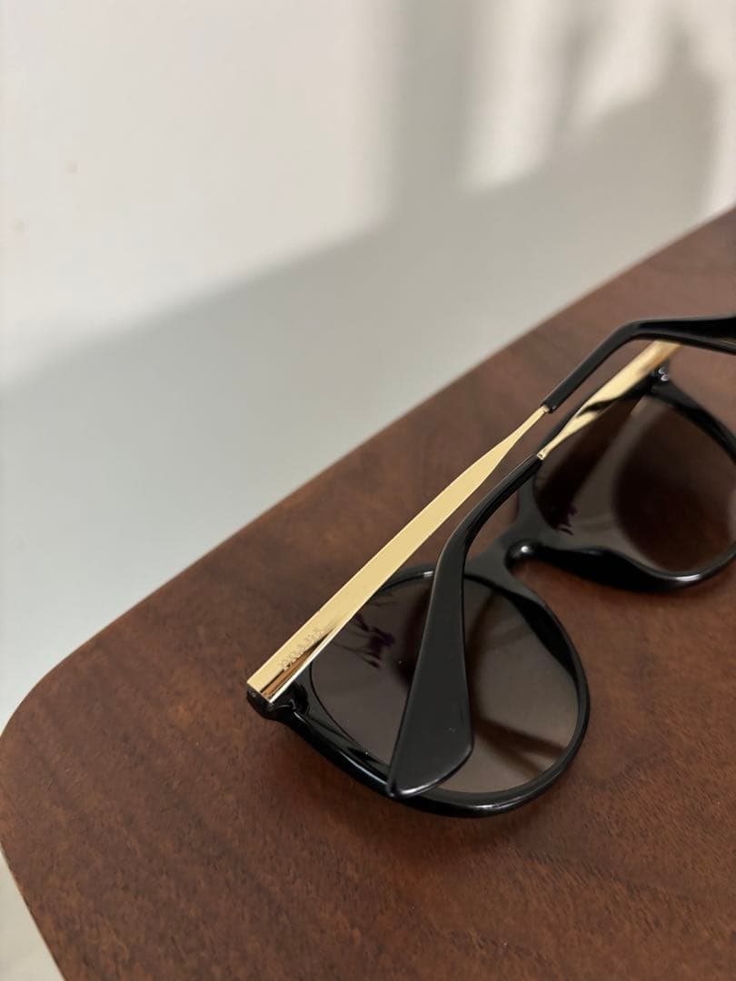 PRADA キャットアイ サングラス ブラック レディース