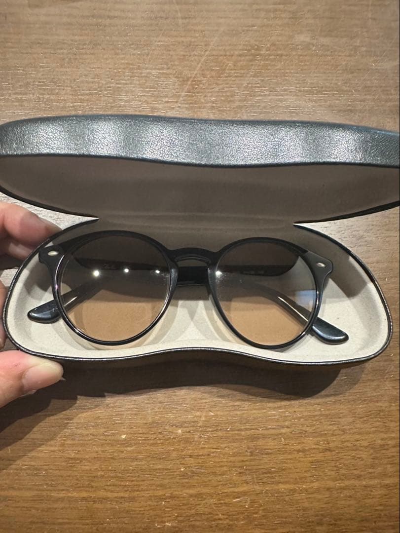 Ray-Ban ラウンドサングラス ブラックフレーム　ブラウン