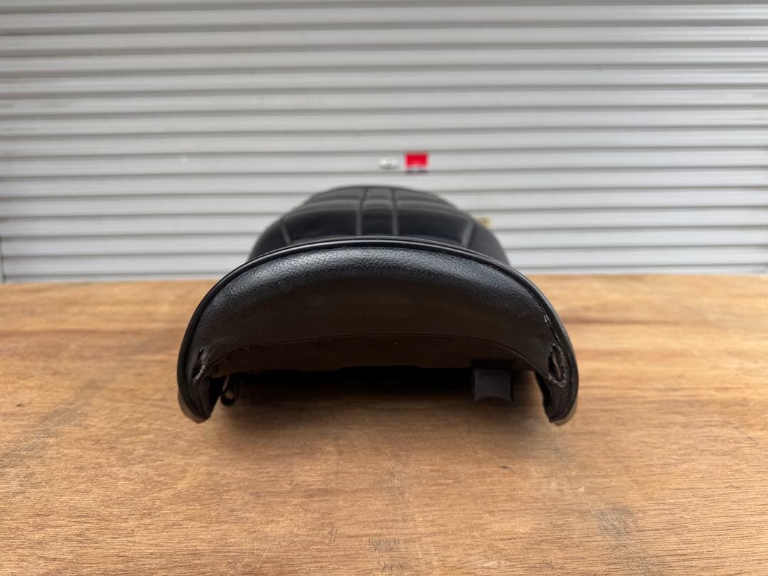 Z1 シート　メーカー不明