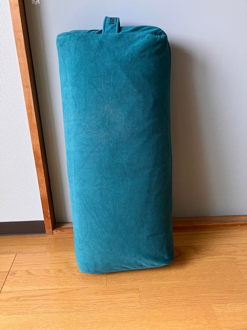 manduka マンドゥカ　ヨガボルスター　ブルーグリーン