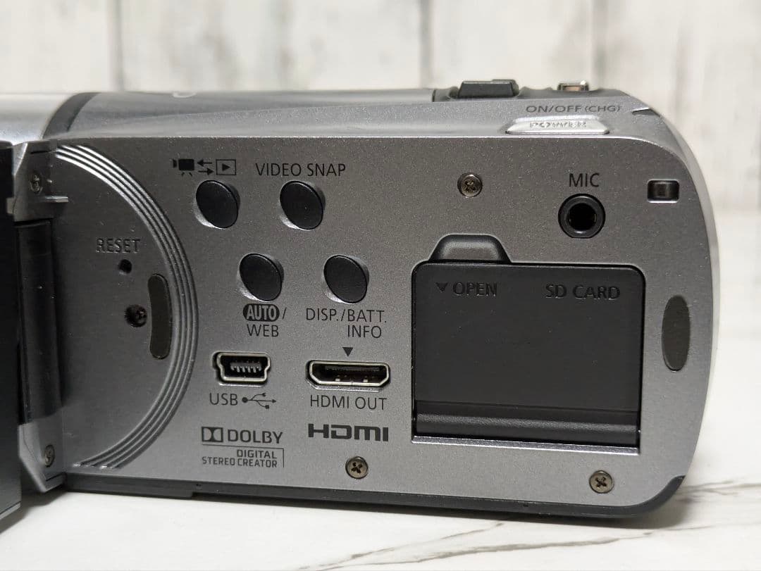 ② Canon　iVIS HF R21