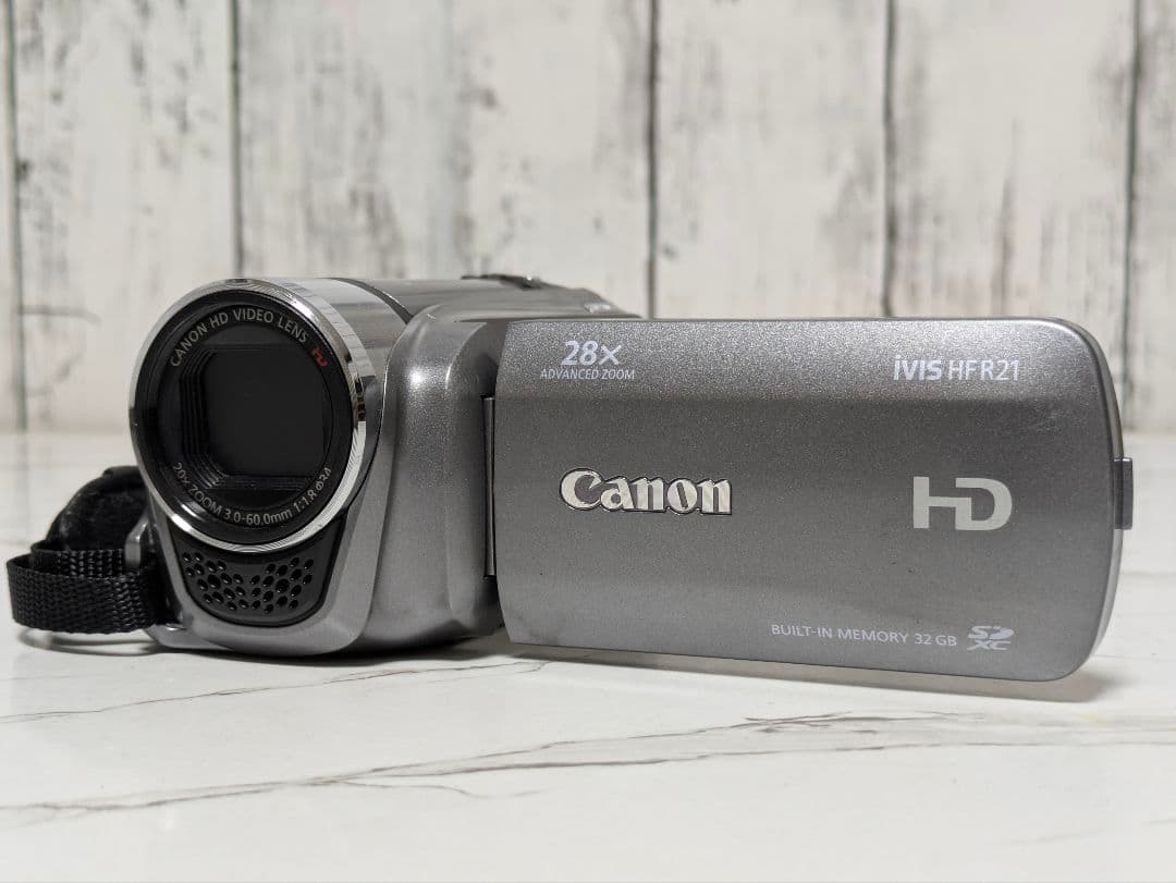 ② Canon　iVIS HF R21