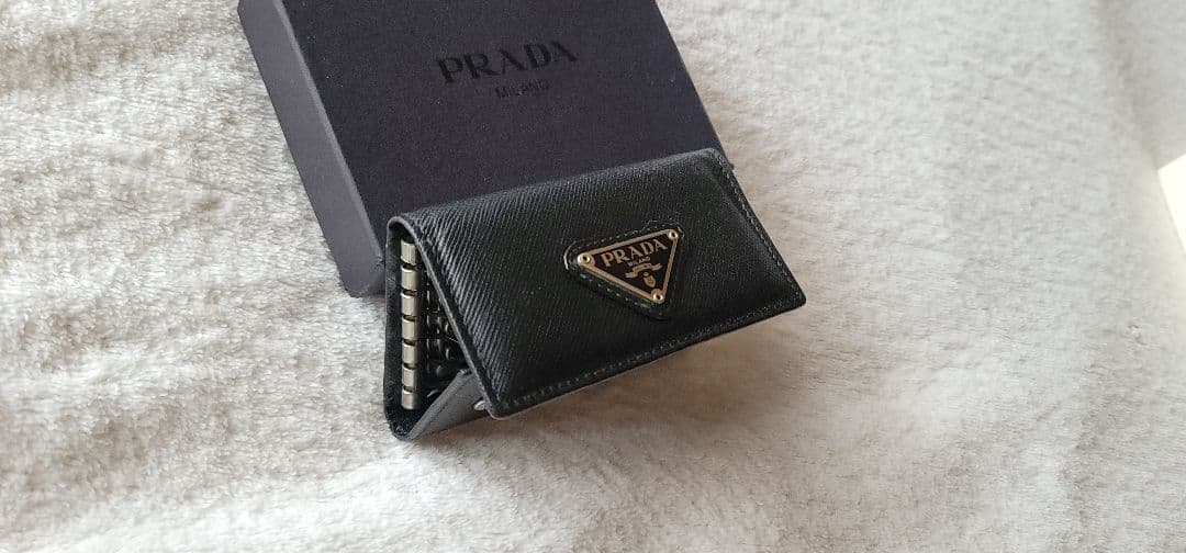PRADA ブラックレザー キーケース