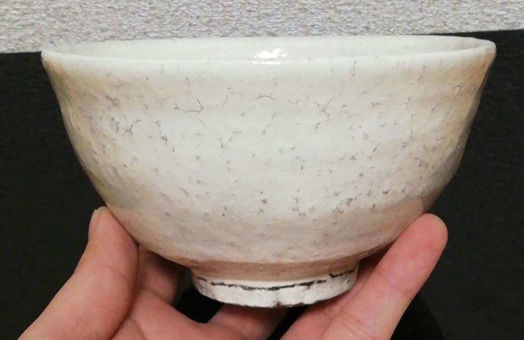 清水啓功作　萩焼　粉引　鬼熊川　茶碗　共箱　共布　略歴付　茶道具