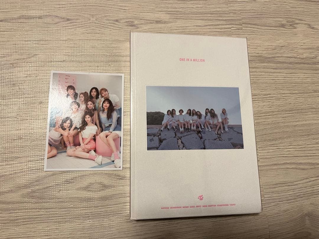 TWICE アルバム CD フォトカード　うちわ　トレカ