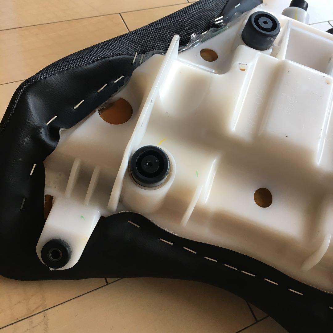 YAMAHA ヤマハ　MT07シート美品