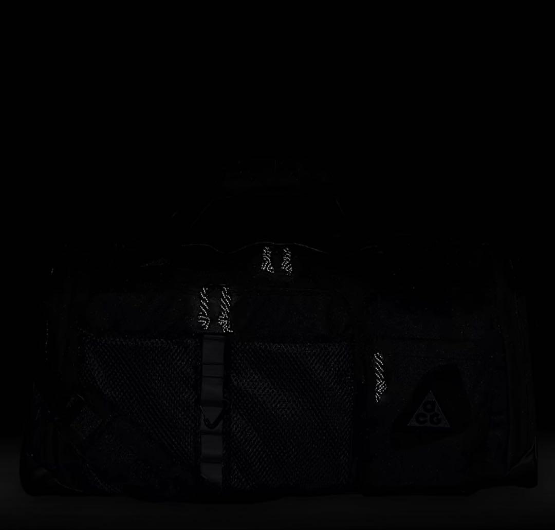 新品 NIKE ACG ダッフルバッグ \"DAYMAX\" ボストンバッグ