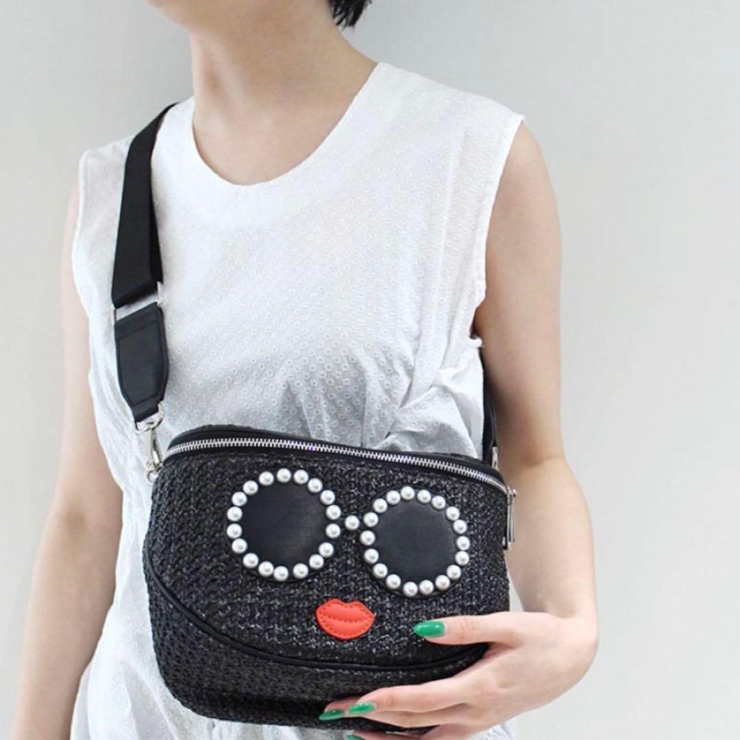新品✨アジョリー サングラスポシェット ボディーバッグ　ショルダーバック 黒 夏
