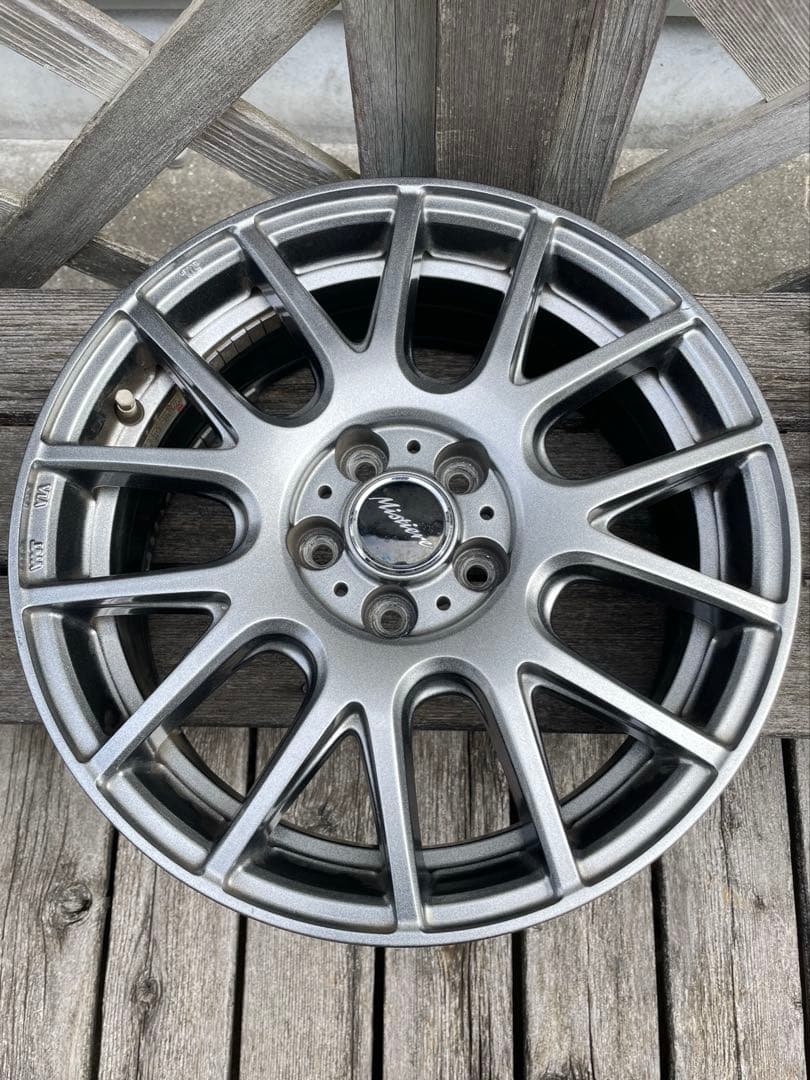 16インチ6.5J ホイール メタルグレー