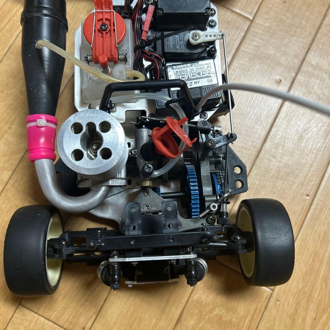京商エンジンラジコンカー　シルエイティボディ　ジャンク動作未確認