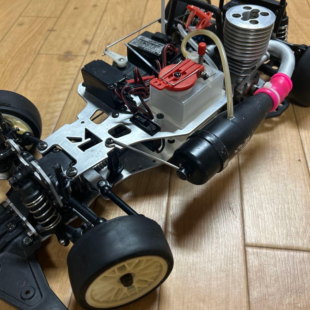 京商エンジンラジコンカー　シルエイティボディ　ジャンク動作未確認