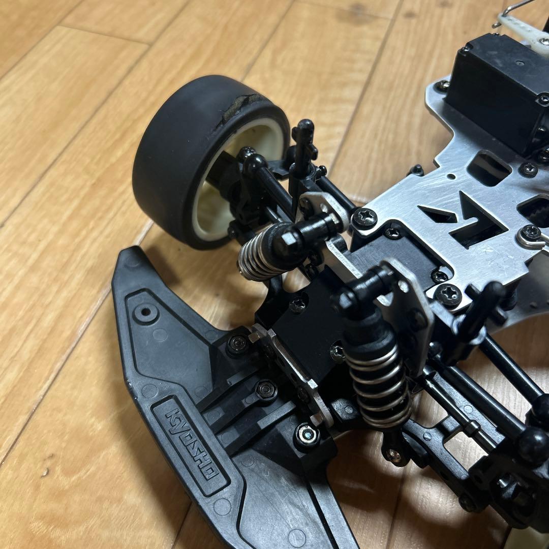 京商エンジンラジコンカー　シルエイティボディ　ジャンク動作未確認