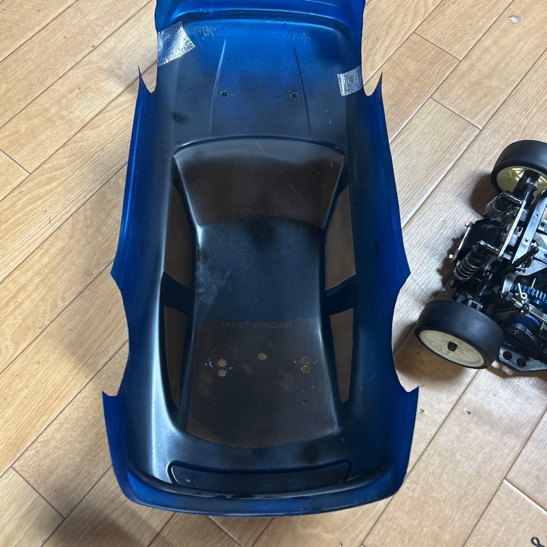 京商エンジンラジコンカー　シルエイティボディ　ジャンク動作未確認