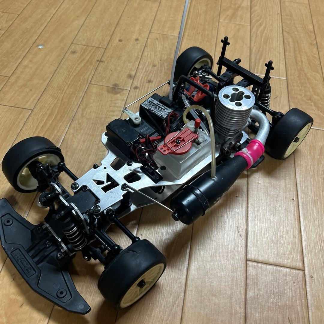 京商エンジンラジコンカー　シルエイティボディ　ジャンク動作未確認