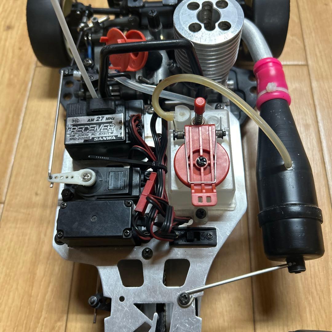 京商エンジンラジコンカー　シルエイティボディ　ジャンク動作未確認