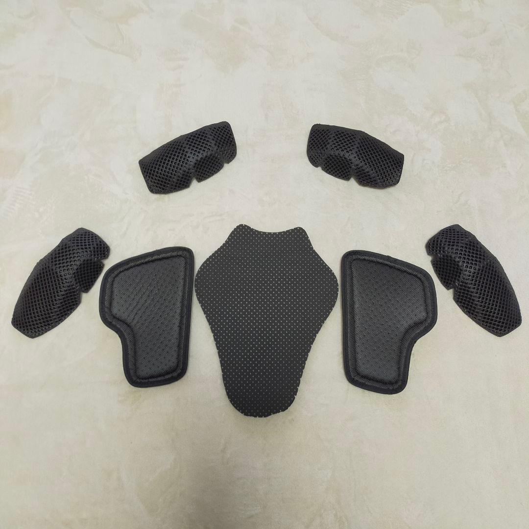 あろえ　美品　AVIREX　FLYINGTIGERS　バイク用プロテクター