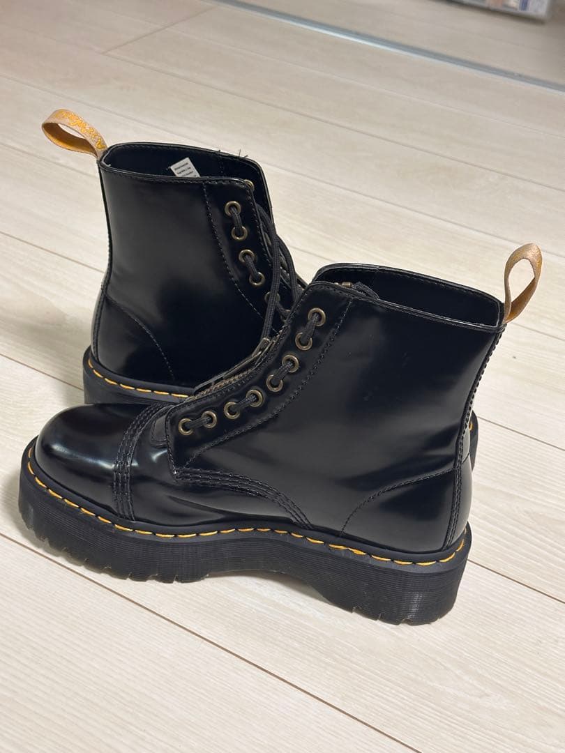 Dr. Martens ジッパー付きブーツ ブラック（ヴィーガン・シンクレーア）