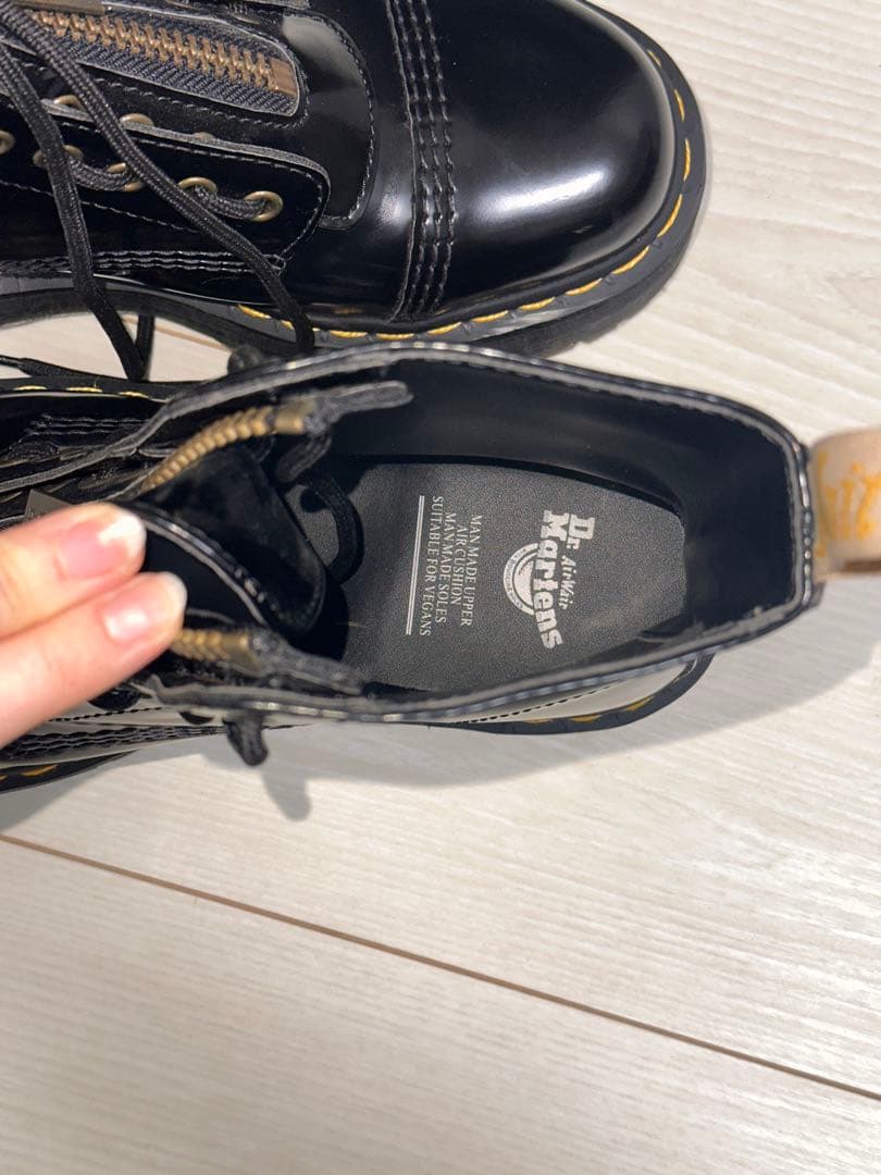 Dr. Martens ジッパー付きブーツ ブラック（ヴィーガン・シンクレーア）