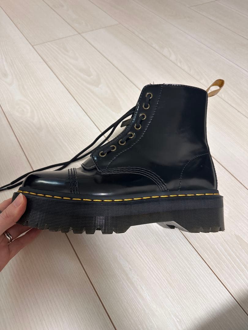 Dr. Martens ジッパー付きブーツ ブラック（ヴィーガン・シンクレーア）