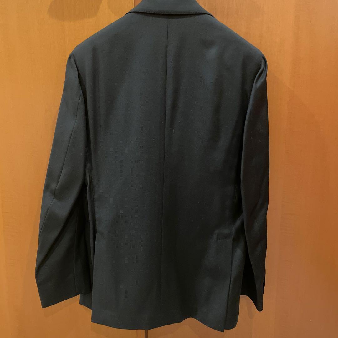 LARDINI. ブラック テーラードジャケット フラワーピン付き