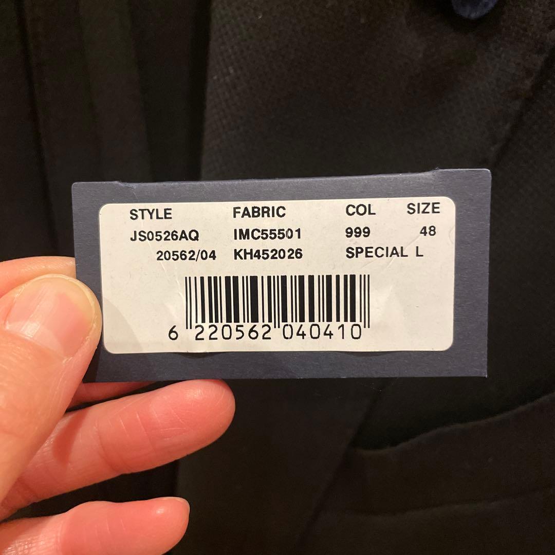 LARDINI. ブラック テーラードジャケット フラワーピン付き