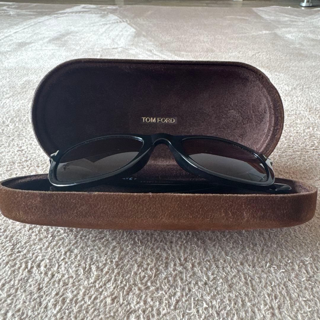 TOM FORD サングラスケース付き